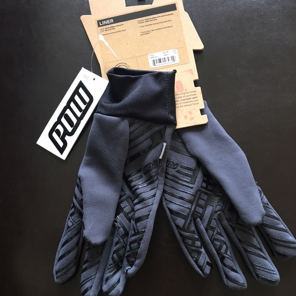 POW Liner Gloves 😎MAKE AN OFFER😎