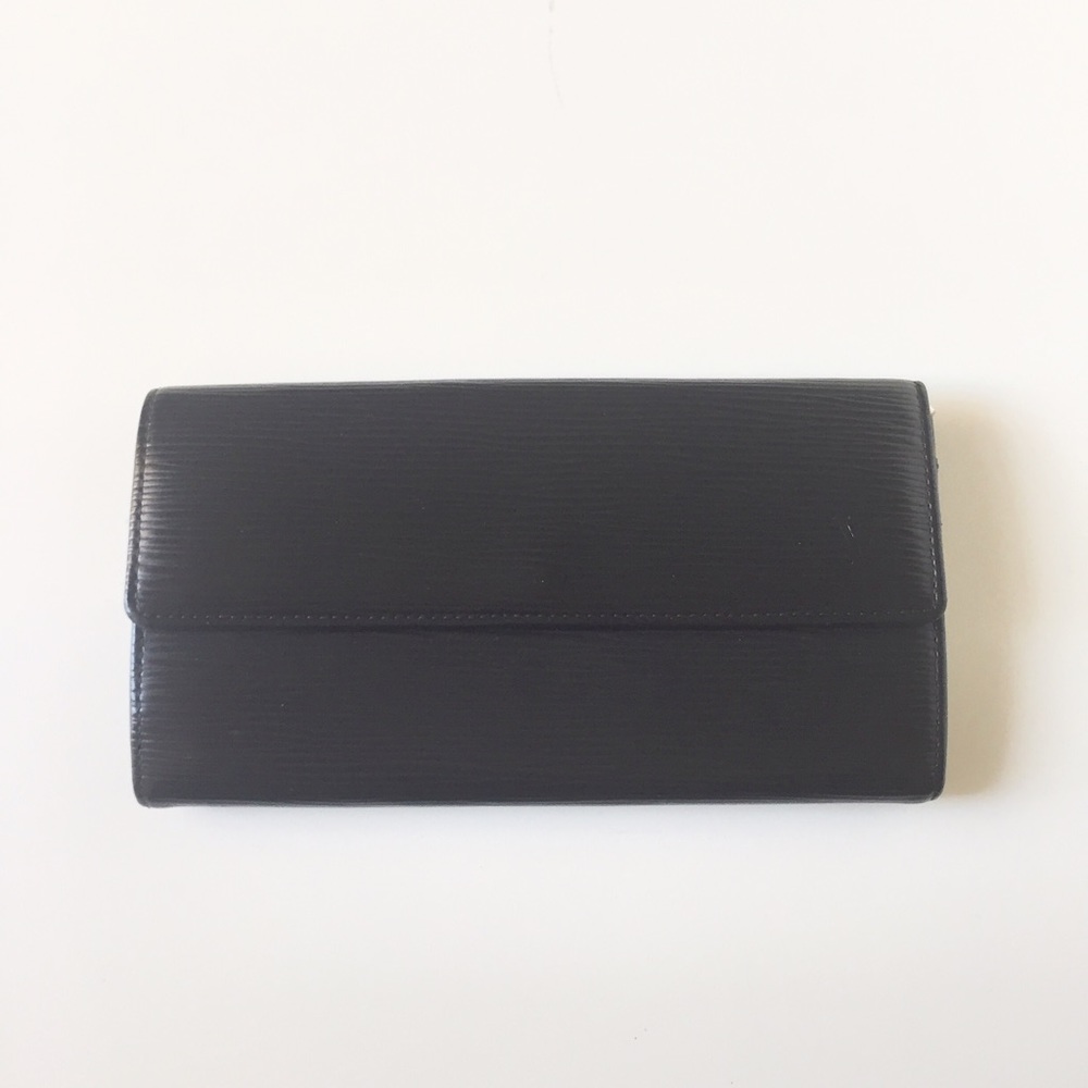 ✨Lours Vuitton Water Pattern Wallet✨