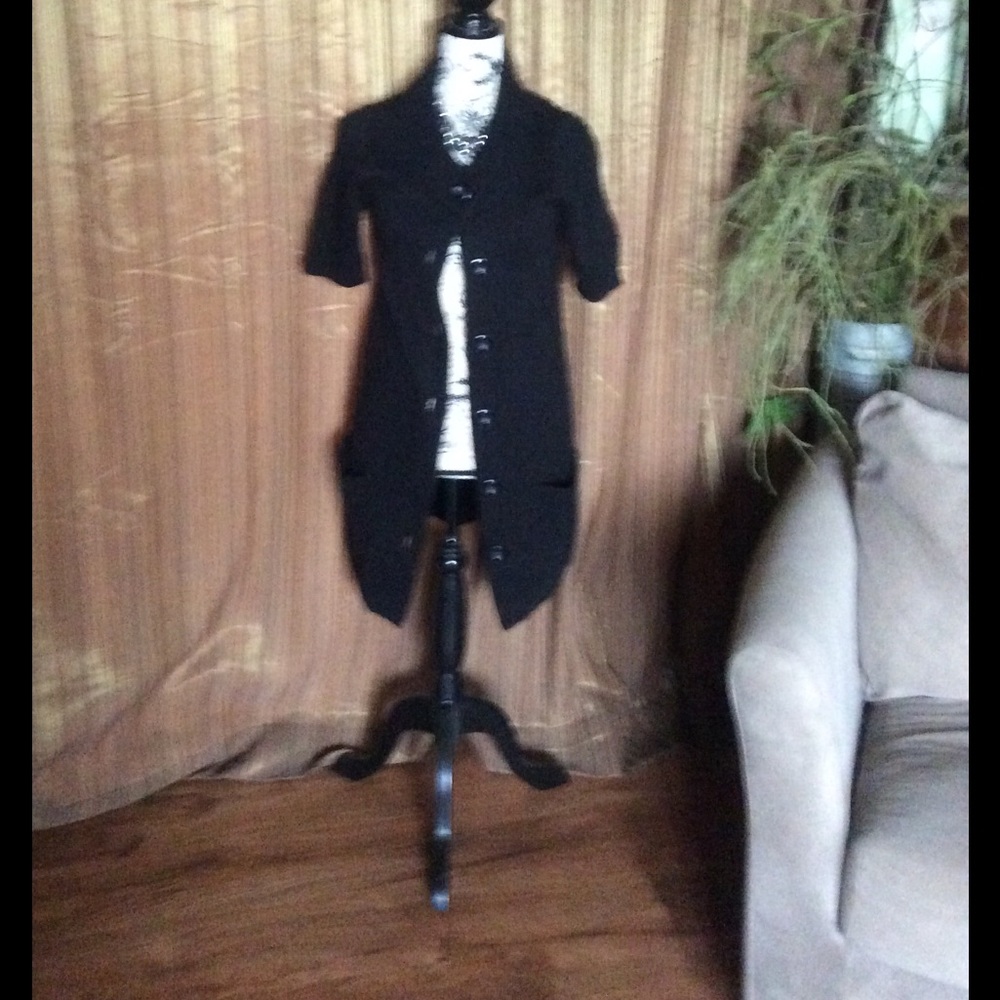 So fun half links arms black huge button cardigan