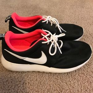 Nike roshes
