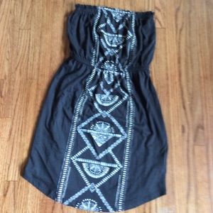 Strapless gray dress with a pattern!