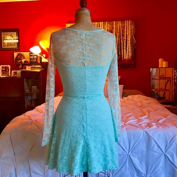 Mint Lace Dress - Picture 2 of 4