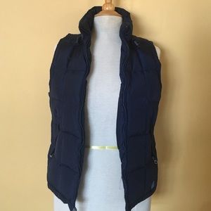 Abercrombie & Fitch navy puffer vest Abercrombie & Fitch navy puffer vest