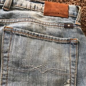 Lucky Brand light wash tomboy jeans