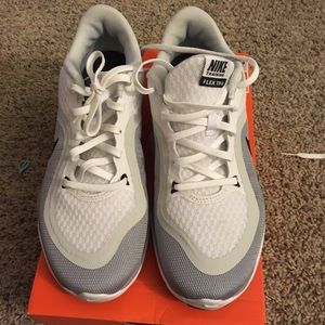Nike Training Flex TR6 size 7