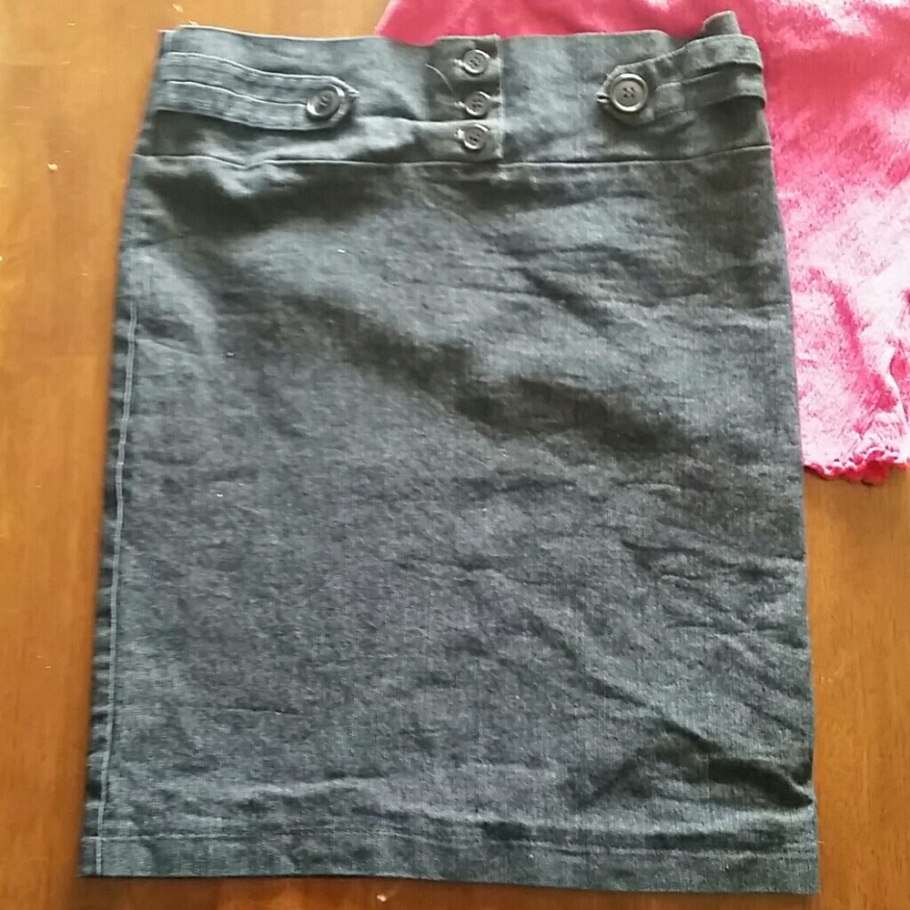 Cute button dark denim pencil skirt