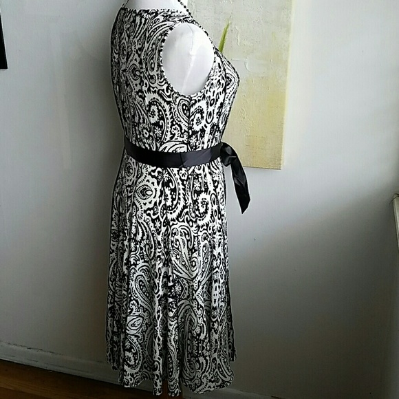 Black and white dress petites medium - Picture 4 of 4