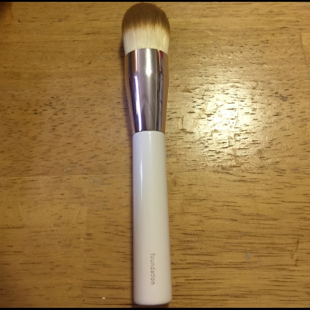 La mer foundation brush
