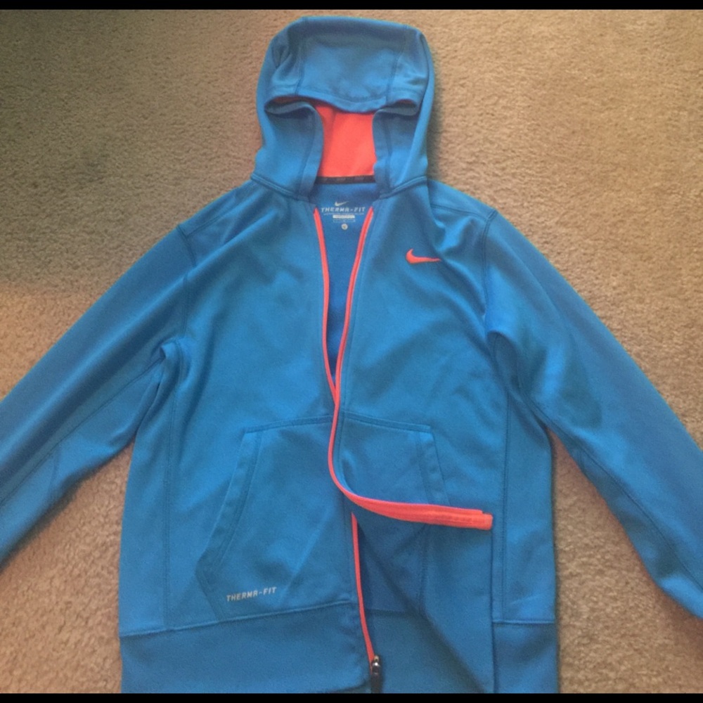 🎮Boys Nike therma hoodie