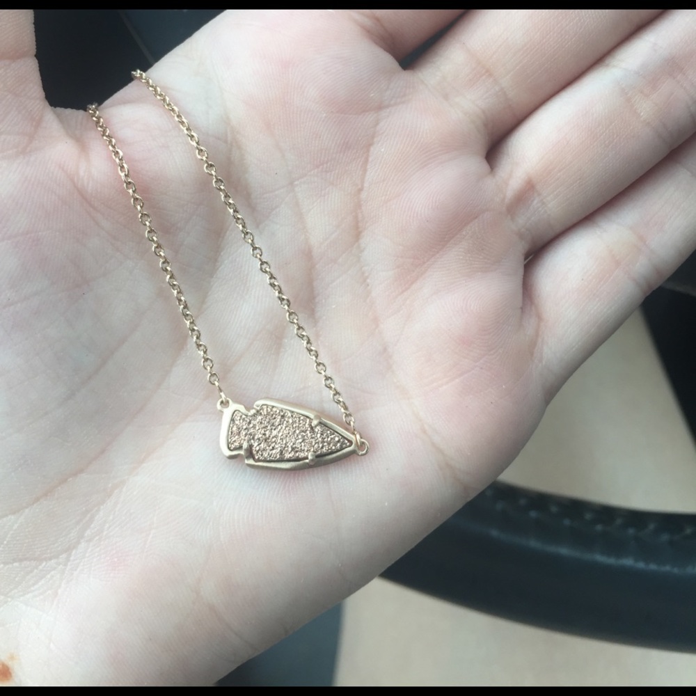 Kendra Scott necklace