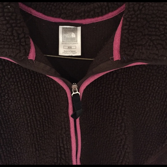 The North Face Pull over - Picture 2 of 3