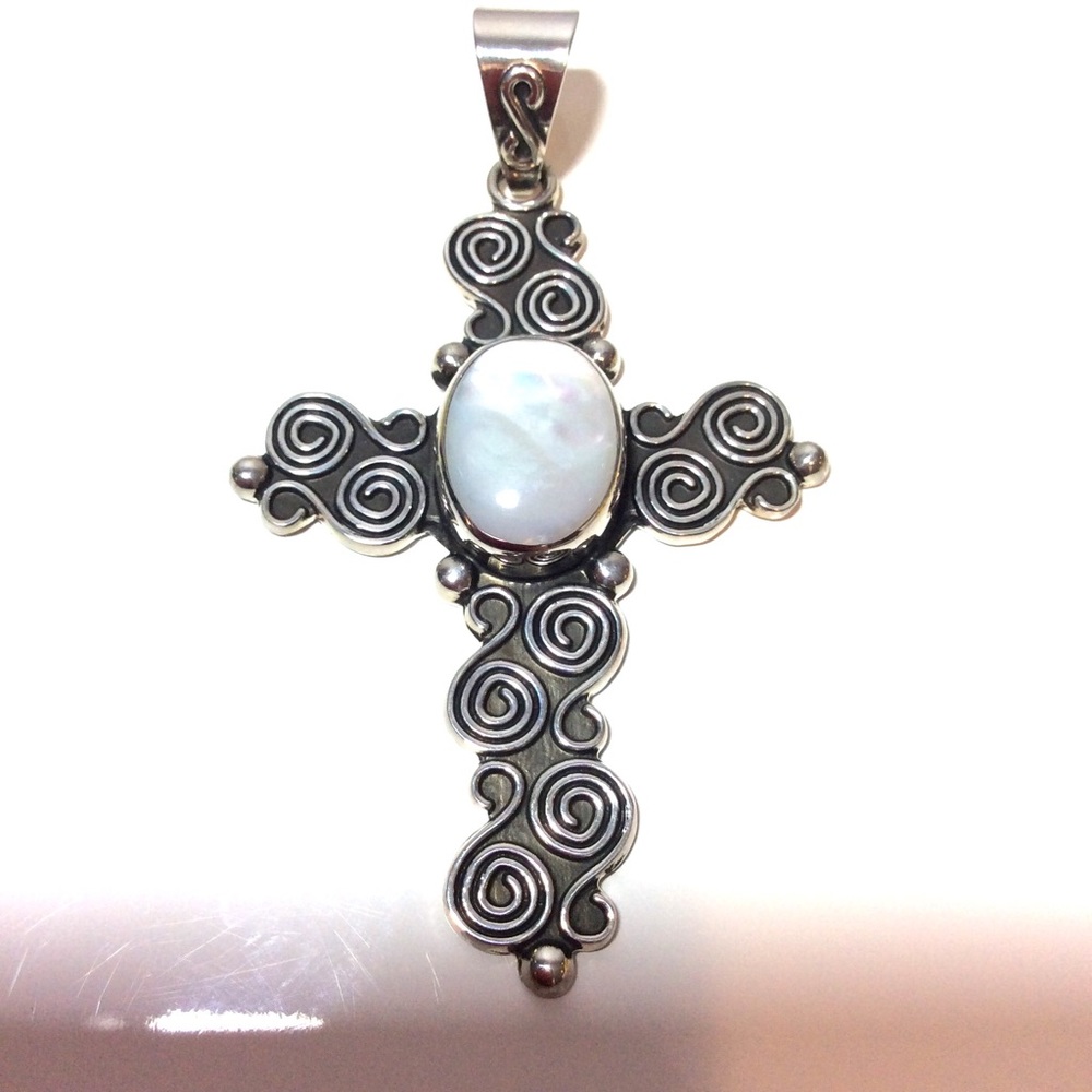 Silver and Mother of Pearl Cross Pendant. NWOT