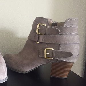 💥SALE 💥Express Booties