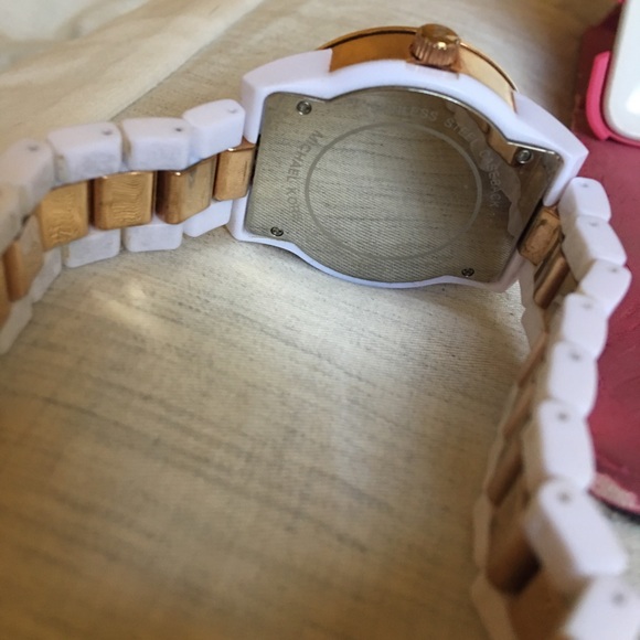 Watch - Picture 3 of 4