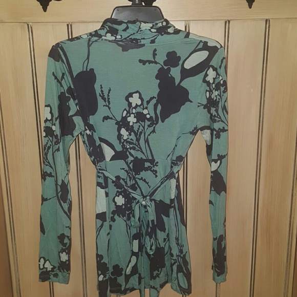 Green Floral Maternity Long-sleeve T - Picture 4 of 4