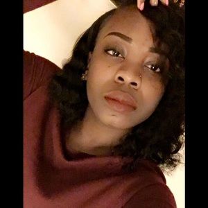 Meet your Posher, Tia