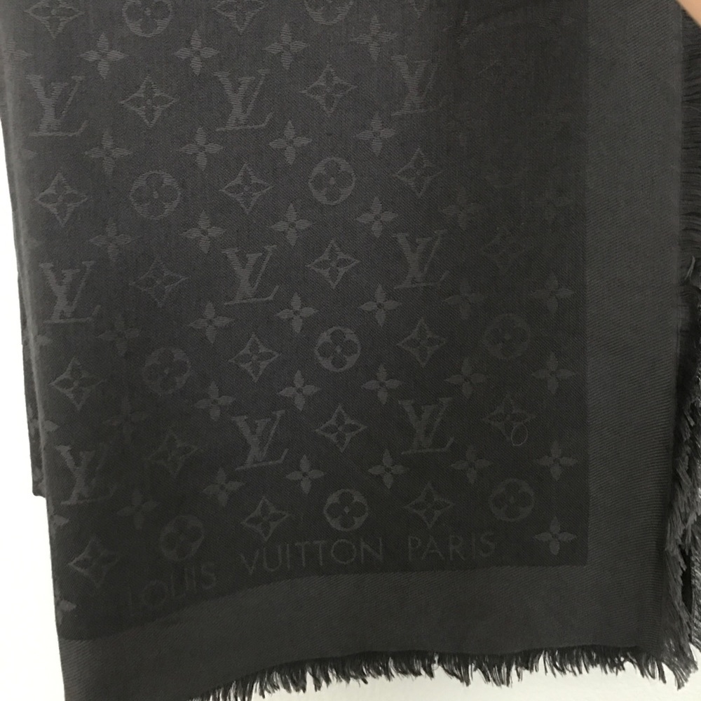 Louis Vuitton scarf gray color