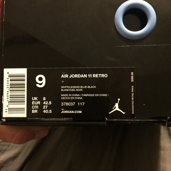 Retro Jordan 11\'s Legend Blue size 9... Never worn
