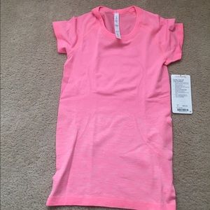NWT-Lululemon Swiftly Tee