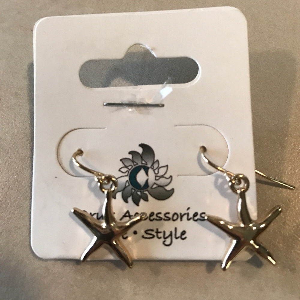 🆕 listing....🐚 Starfish earrings