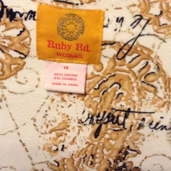 Ruby Rd. Woman  3/4 Top SmokeFree & PetFree - Picture 2 of 4