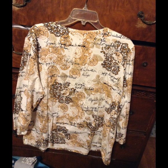 Ruby Rd. Woman  3/4 Top SmokeFree & PetFree - Picture 4 of 4