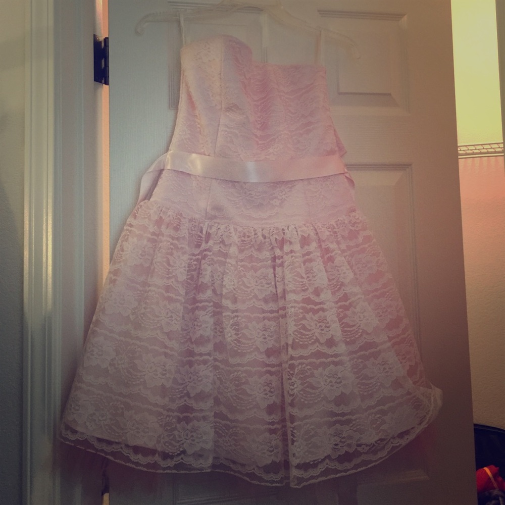 Laced pink/white with ribbon