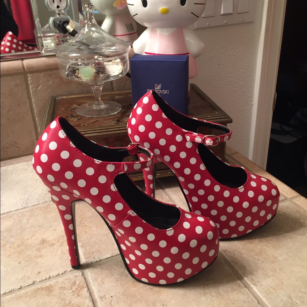 Bordello pumps
