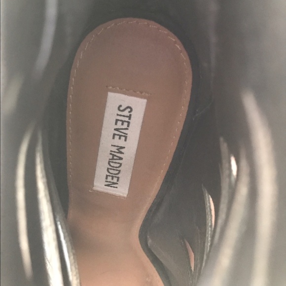 Steve Madden Cyder Booties - Picture 4 of 4