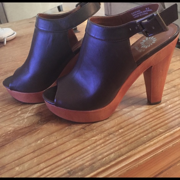 Yellow box - Picture 2 of 3