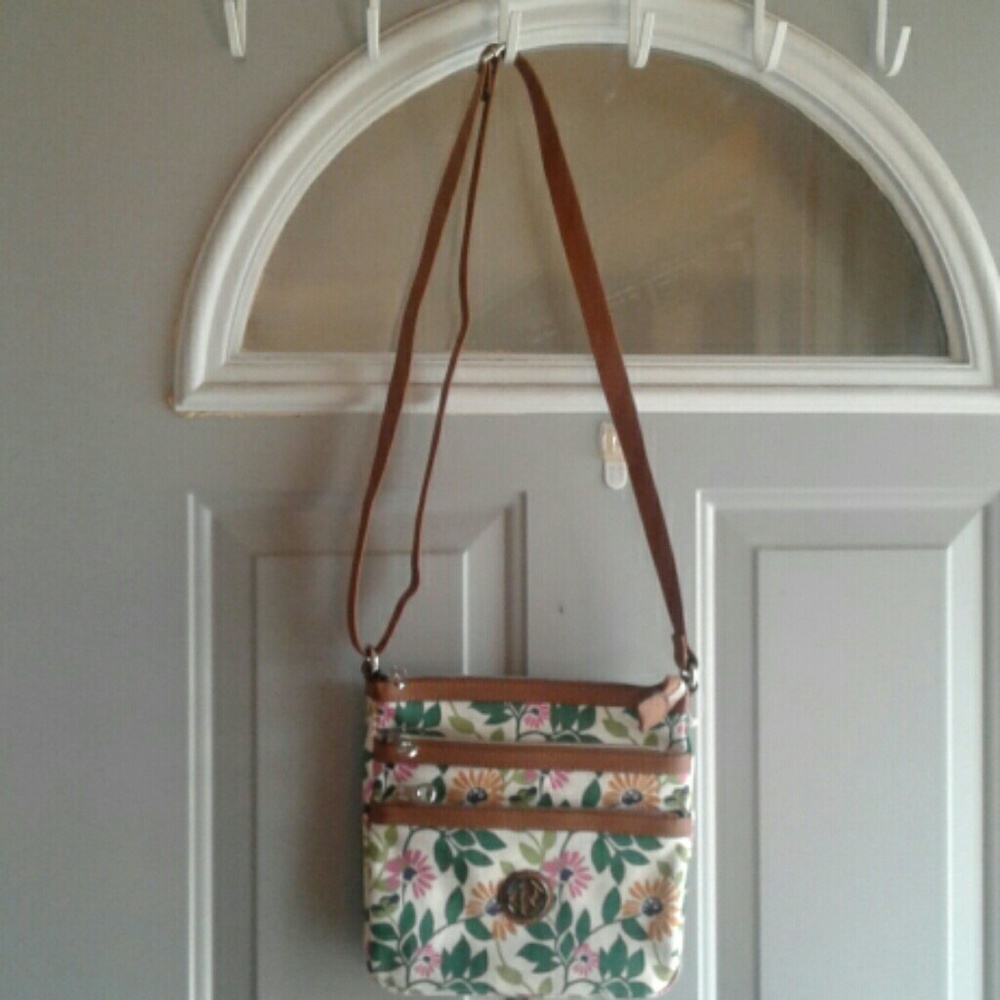 NWOT Relic Crossbody multi-colored flowered purse.