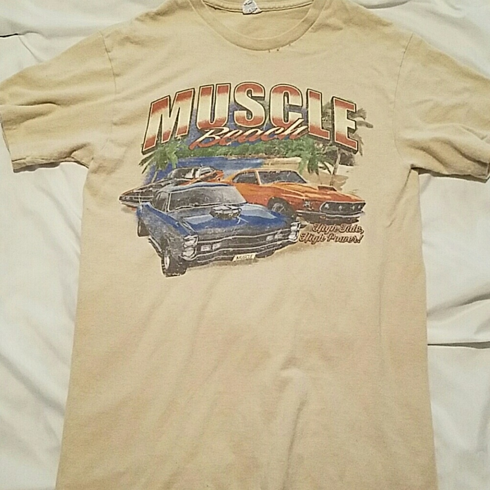 Short-sleeved t-shirt