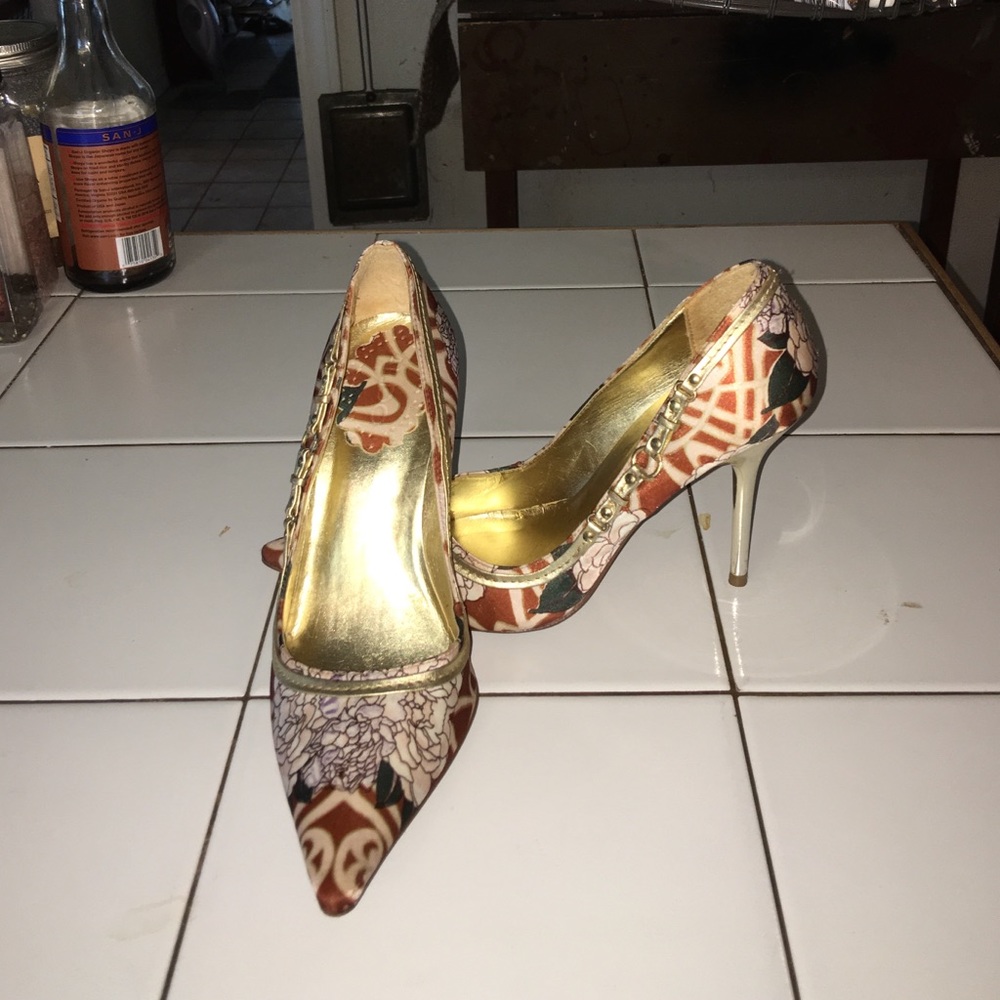 Woman's Aldo heels