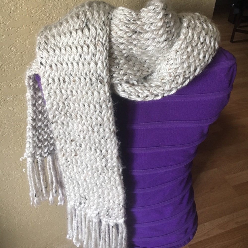 Knitted scarf