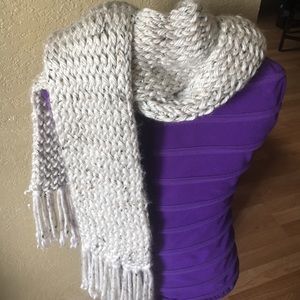 Knitted scarf