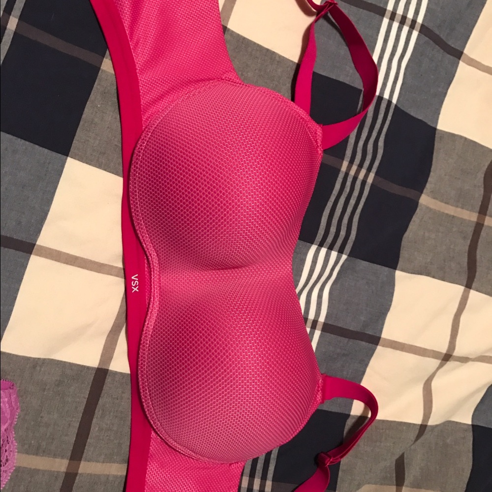 VS Sports Bra in Pink size 32DD