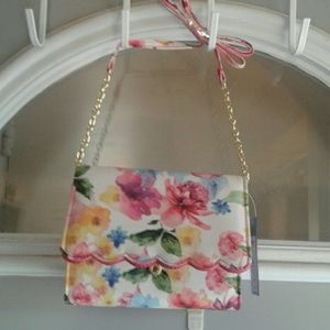 ♡♡♡SALE♡♡♡ Apt. 9 multi-flowered purse