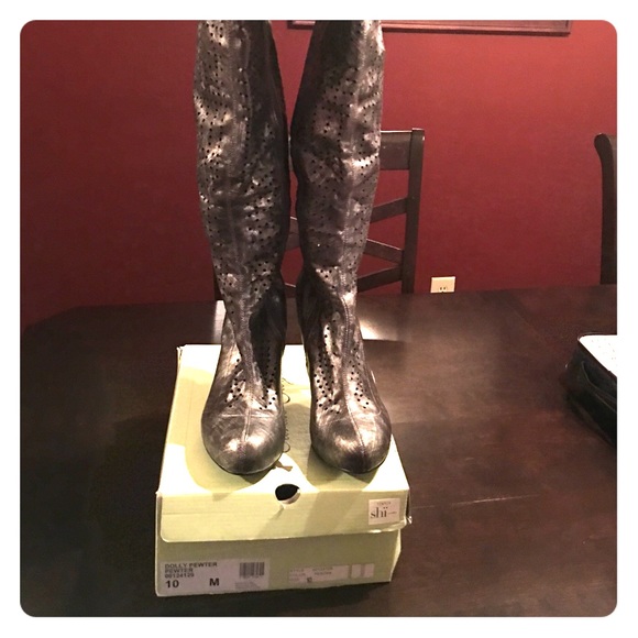 Over the Knee Boots! - Picture 2 of 5