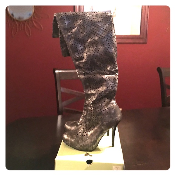 Over the Knee Boots! - Picture 5 of 5