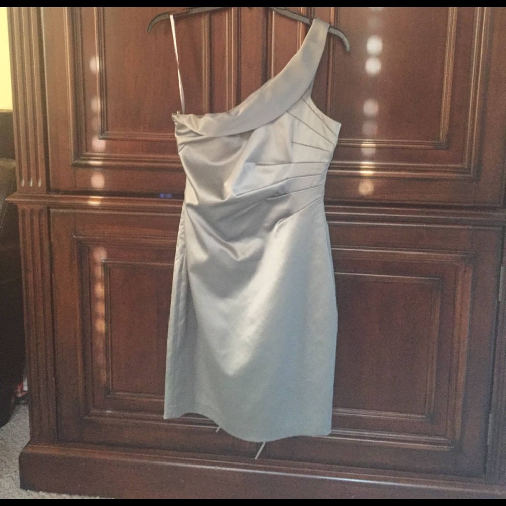 One shoulder silver dress