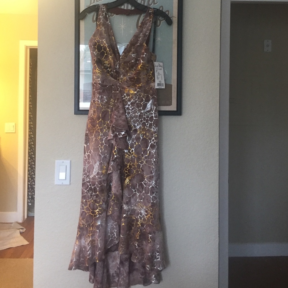 Perfect dress for spring and summer weddings!