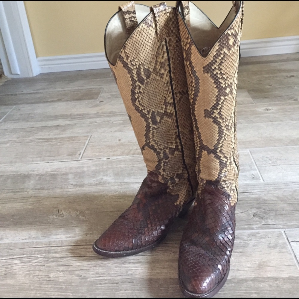 Larry Mayhan custom built boot