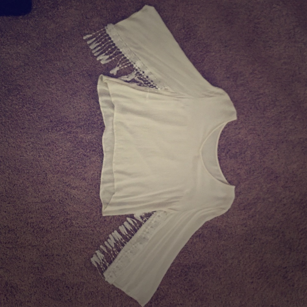 V-neck fringe crop top!
