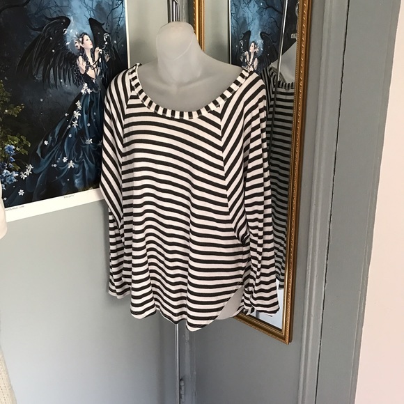 Splendid Strip Tee Shirt - Picture 2 of 3