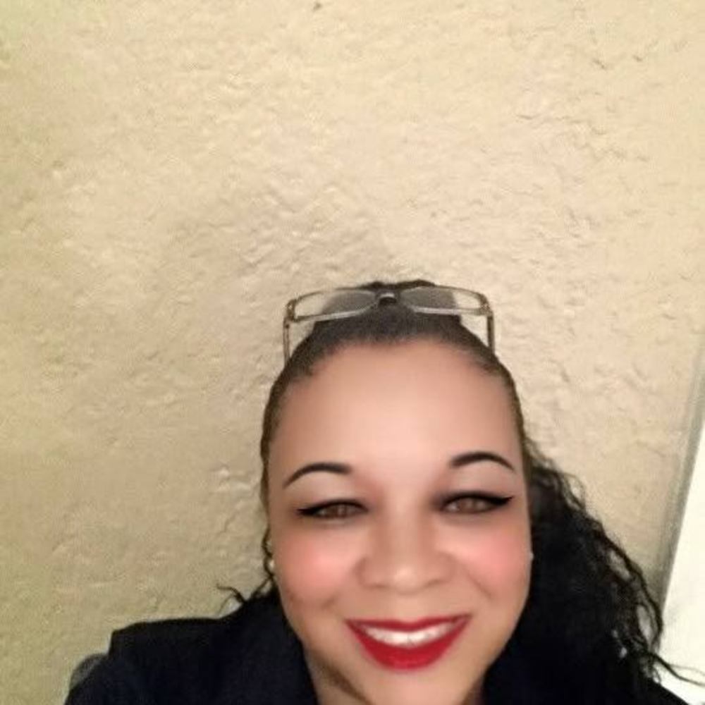 Meet your Posher, Denise