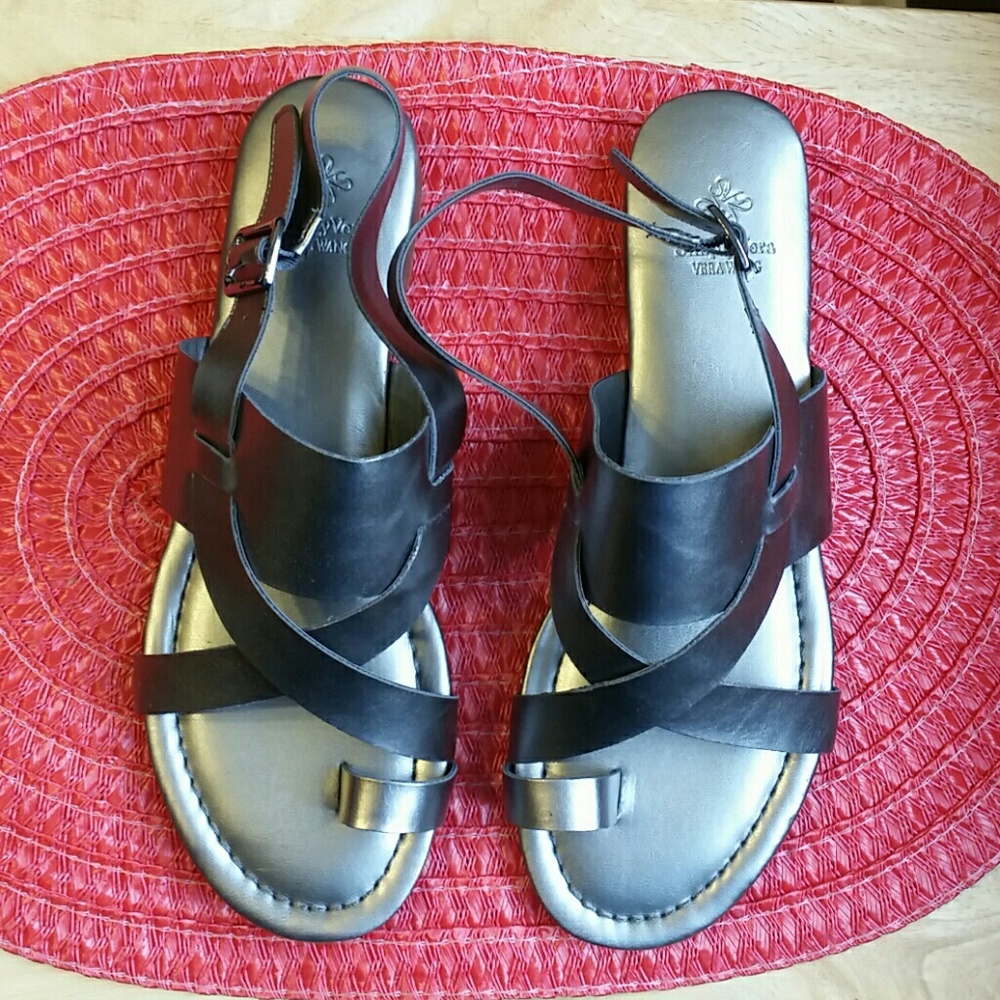 NWOT.  Simply Vera,  Vera Wang pewter sandals