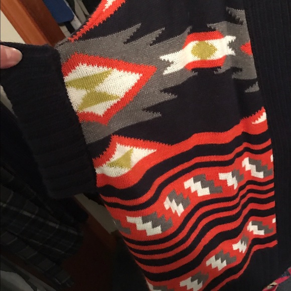 Aztec sweater - Picture 2 of 2