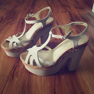 Seychelles platform t strap beige sandals