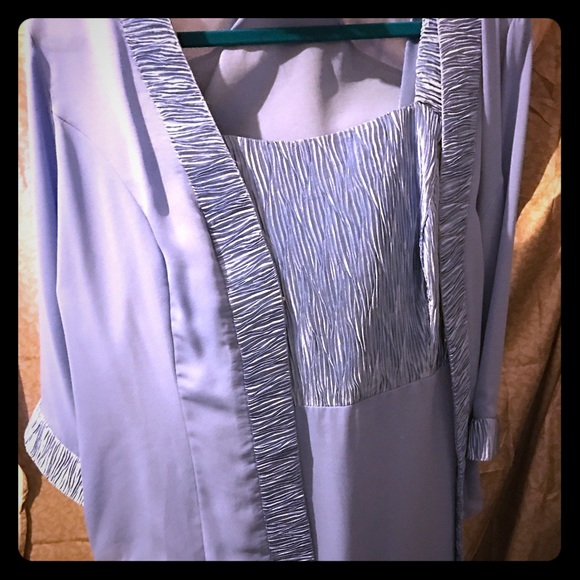 Formal dress - Picture 3 of 6