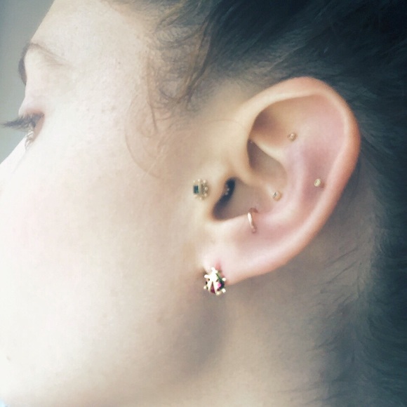 . {14K GOLD} Ladybugs + garner stud earrings - Picture 2 of 8